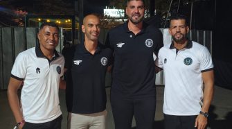 O técnico do North, Kleberson Pereira junto do diretor Executivo de Futebol, Marlon Araújo; o presidente Victor Oliveira e o auxiliar técnico, Douglas Ferreira - Foto/crédito: Bia Andrade